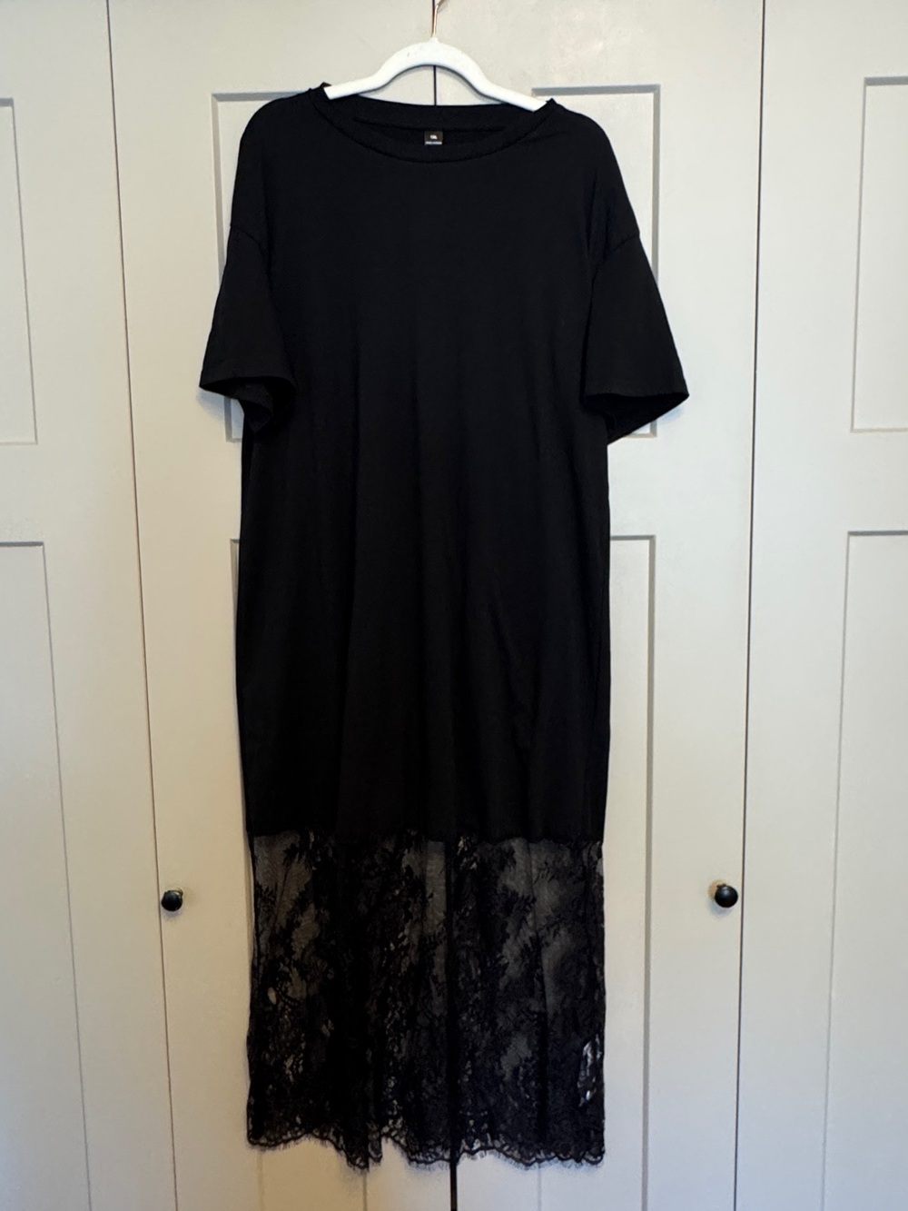 Black T-Shirt Midi Dress with Lace Hem | Size XL | Casual Chic